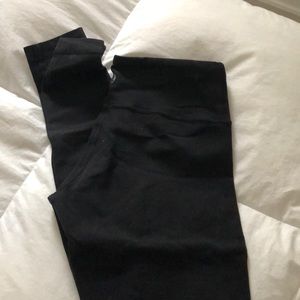 Lululemon Wunder Under legging size 4